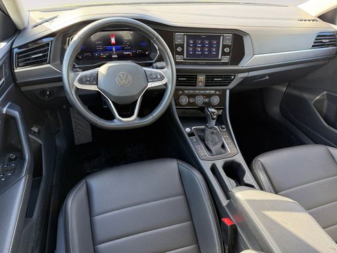 Used 2024 Volkswagen Jetta SE image 15