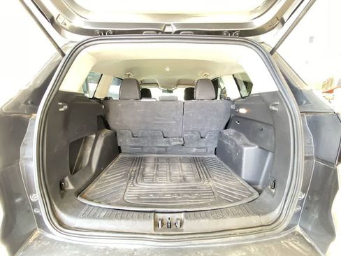 Used 2019 Ford Escape SE image 25