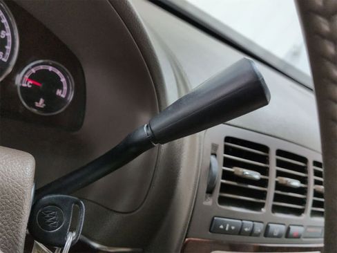 Used 2005 Buick Terraza CX image 28