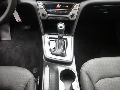 Used 2018 Hyundai Elantra SE w/ Cargo Package image 12