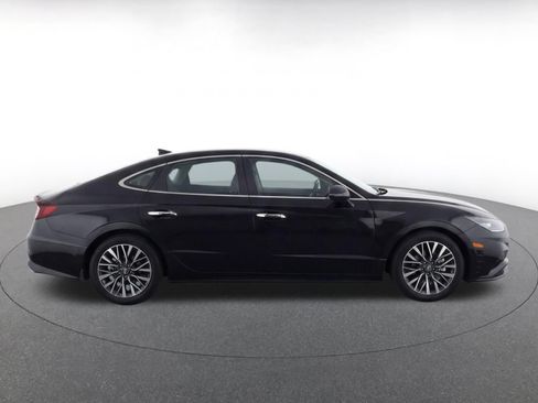 Used 2024 Nissan Altima 2.5 SV FWD image 10