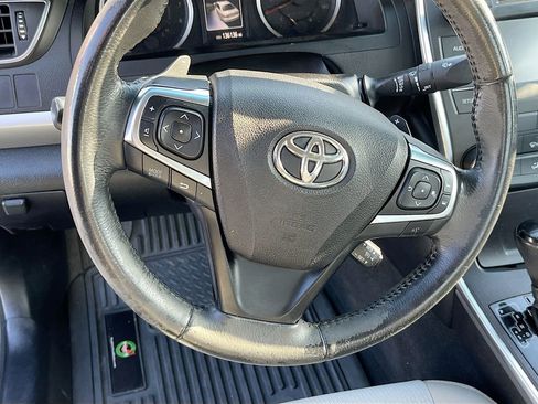 Used 2016 Toyota Camry SE image 11