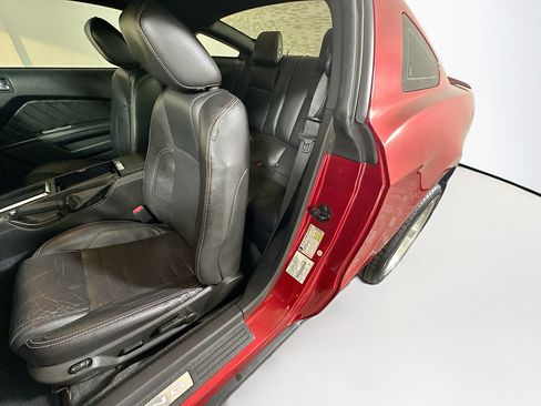 Used 2011 Ford Mustang GT Premium w/ Comfort Pkg RWD image 12