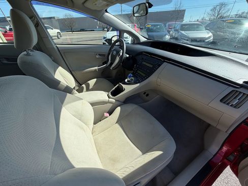 Used 2011 Toyota Prius Three image 32