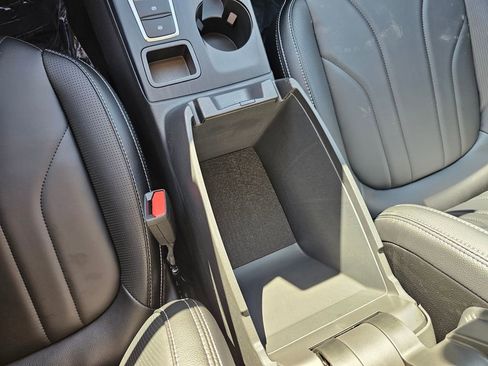 New 2025 Ford Escape SE w/ PHEV Premium Package image 24