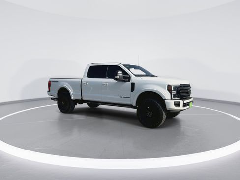 Certified 2022 Ford F250 Lariat w/ Tremor Off-Road Package image 3