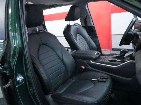 Used 2024 Toyota Highlander XLE FWD image 23