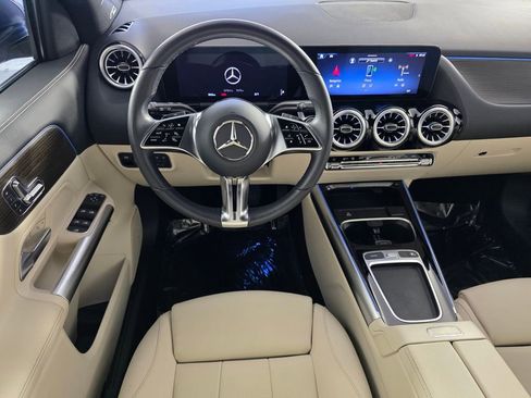 Certified 2025 Mercedes-Benz GLA 250 image 12