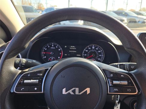 Used 2024 Kia Forte LXS image 31