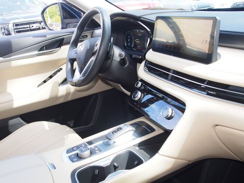 Used 2025 INFINITI QX60 Luxe AWD/4WD image 11