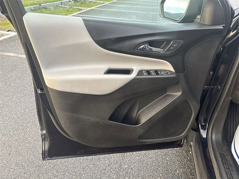 Used 2020 Chevrolet Equinox LS w/ LS Convenience Package image 23