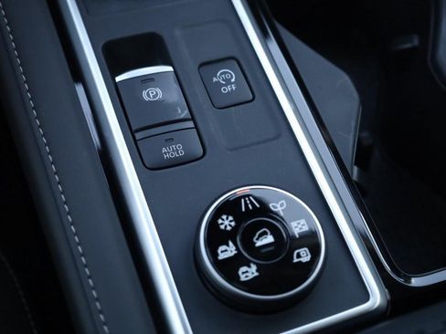New 2026 Nissan Pathfinder SL AWD/4WD image 18