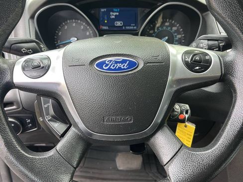 Used 2014 Ford Focus SE FWD image 9