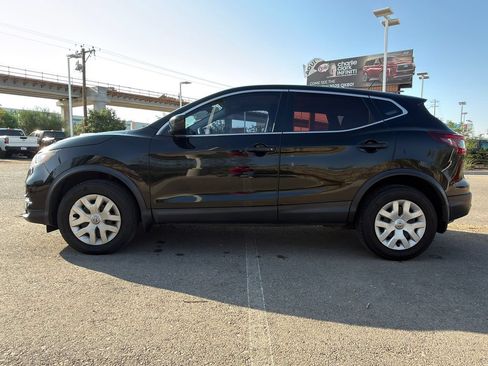 Used 2020 Nissan Rogue Sport S FWD image 2