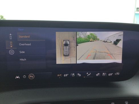 Used 2026 Buick Enclave Avenir w/ Super Cruise Package FWD image 18