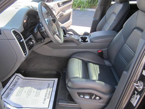 Used 2019 Porsche Cayenne AWD/4WD image 28