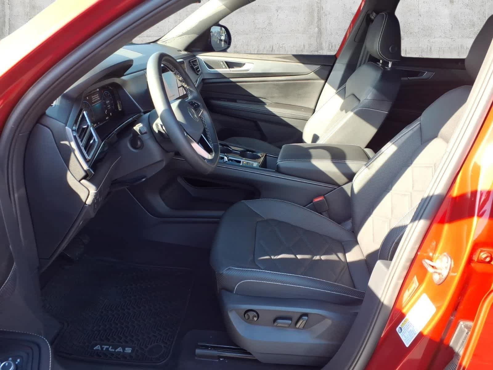 Used 2024 Volkswagen Atlas Cross Sport SE AWD/4WD image 4