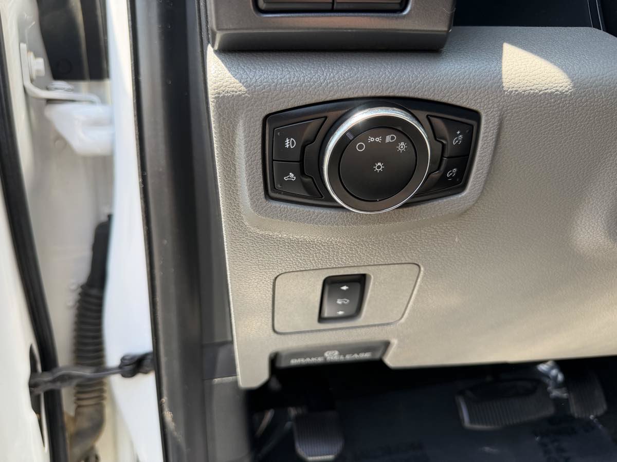 Used 2017 Ford F250 XLT w/ XLT Value Package AWD/4WD image 24