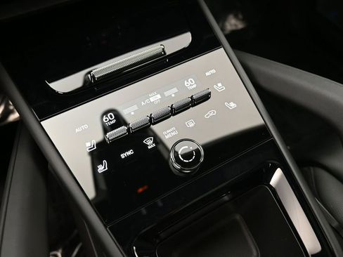 Certified 2026 Porsche Cayenne GTS AWD/4WD image 22