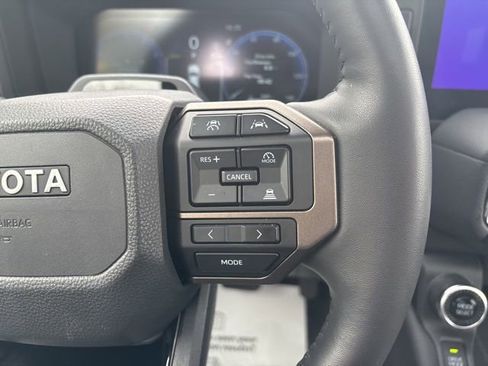 Used 2024 Toyota Land Cruiser image 28