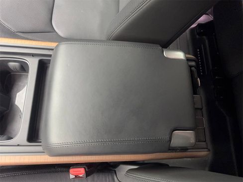 Used 2023 Land Rover Defender 130 X-Dynamic SE image 71