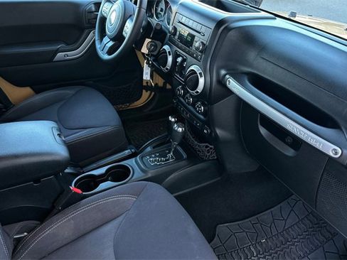 Used 2013 Jeep Wrangler Unlimited Sahara w/ Connectivity Group image 18