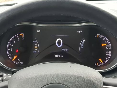 Certified 2022 Jeep Grand Cherokee Limited w/ Trailer Tow Group IV image 30