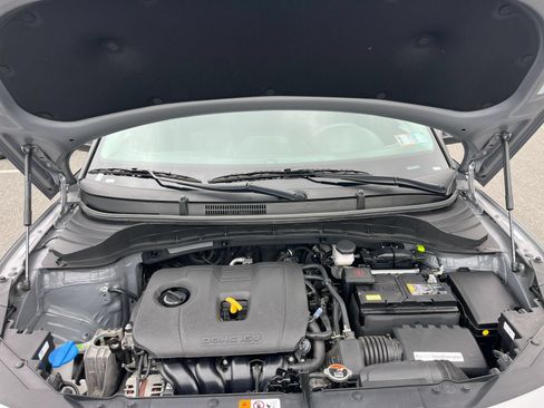 Used 2025 Kia Soul LX w/ LX Technology Package FWD image 30