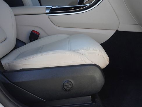 Used 2023 Mercedes-Benz GLC 300 4MATIC image 30