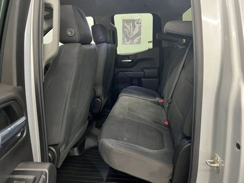 Used 2019 Chevrolet Silverado 1500 Custom w/ Custom Value Package image 11