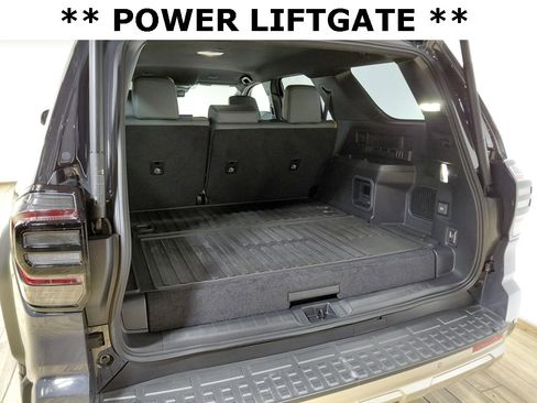 Used 2025 Toyota 4Runner Trailhunter image 19