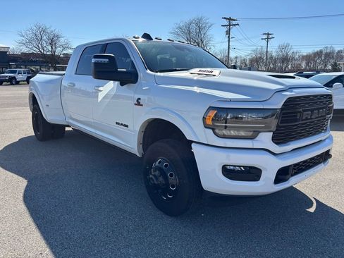 Used 2024 RAM 3500 Limited image 7