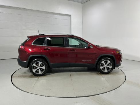 Used 2019 Jeep Cherokee Limited w/ Luxury Group AWD/4WD image 38
