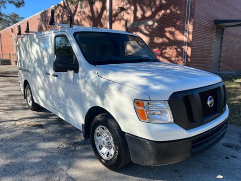 Used 2021 Nissan NV 2500 SV image 5