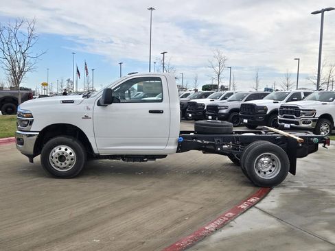 New 2026 RAM 3500 Tradesman w/ Chrome Appearance Group image 2