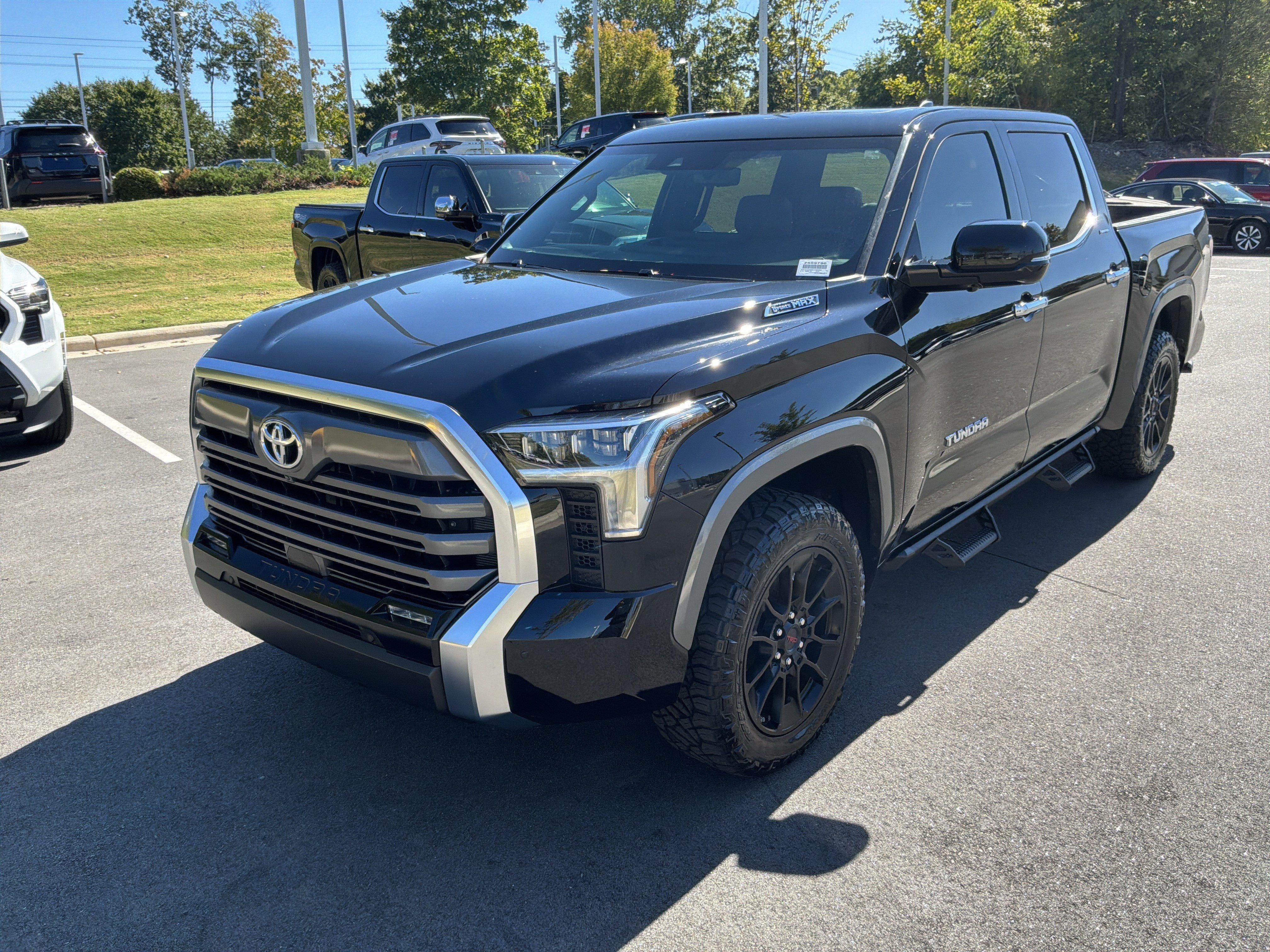 Used 2025 Toyota Tundra Limited AWD/4WD image 5