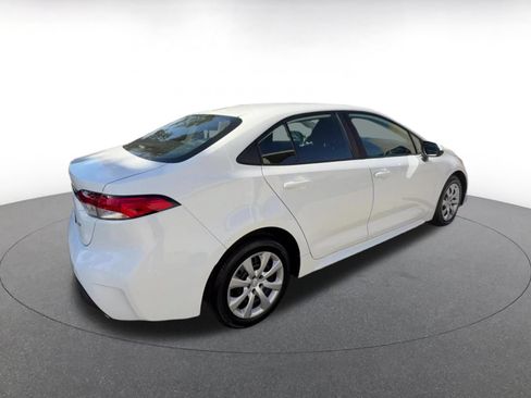 Used 2025 Toyota Corolla LE FWD image 14