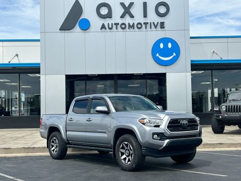 Used 2019 Toyota Tacoma SR5 AWD/4WD image 1