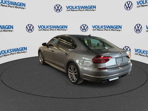 Used 2018 Volkswagen Passat 2.0T R-Line FWD image 6