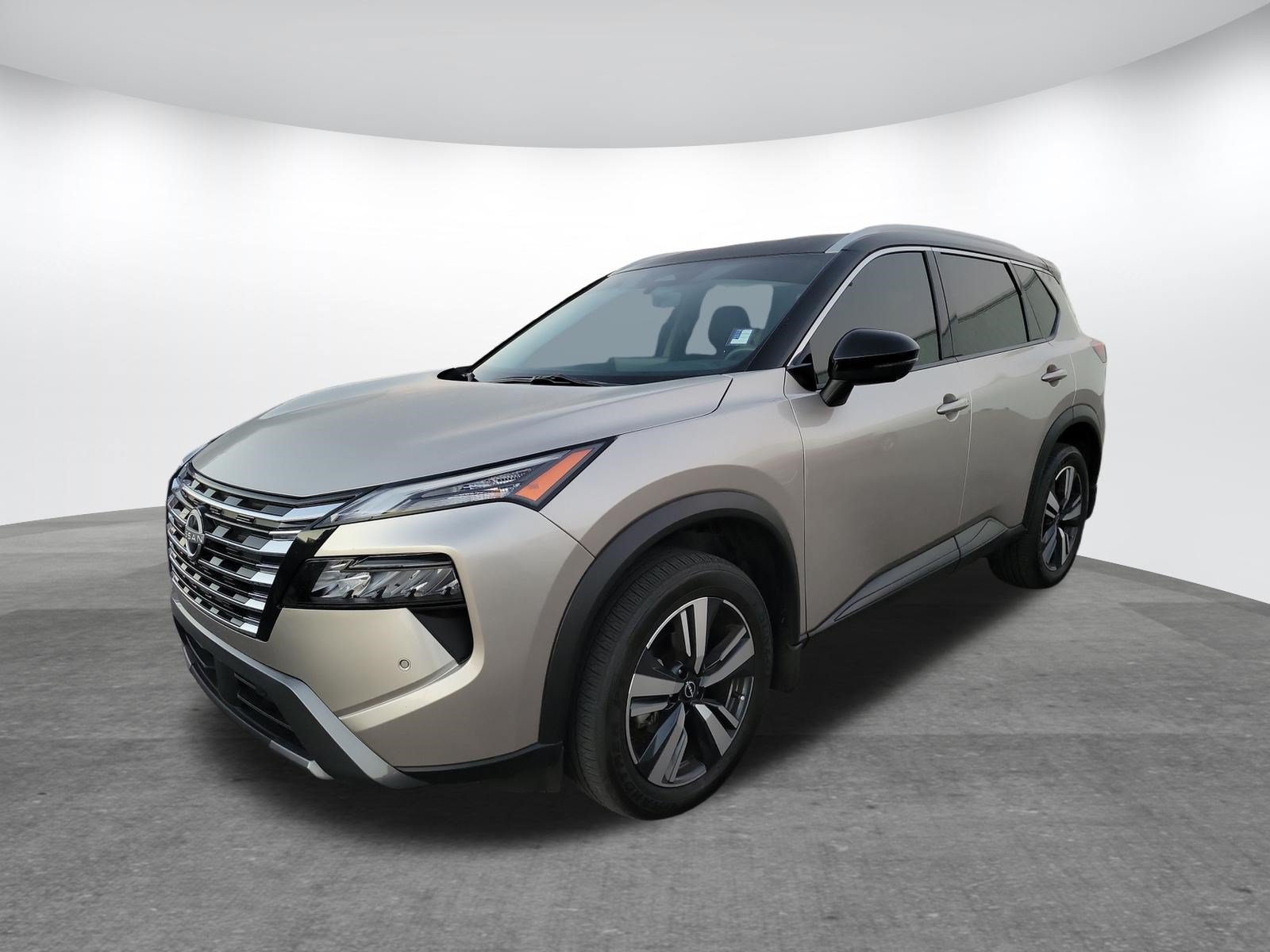 Used 2024 Nissan Rogue SL FWD image 3