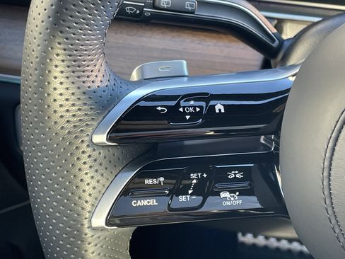 Certified 2025 Mercedes-Benz GLS 450 4MATIC image 29