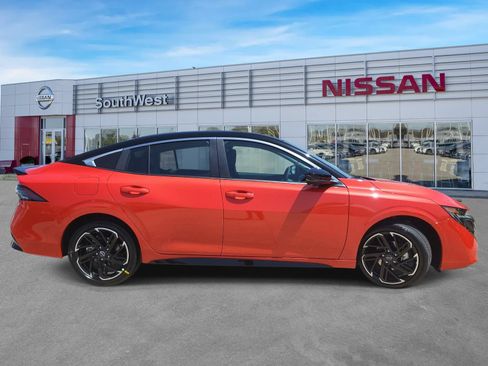 New 2026 Nissan Sentra SR FWD image 4