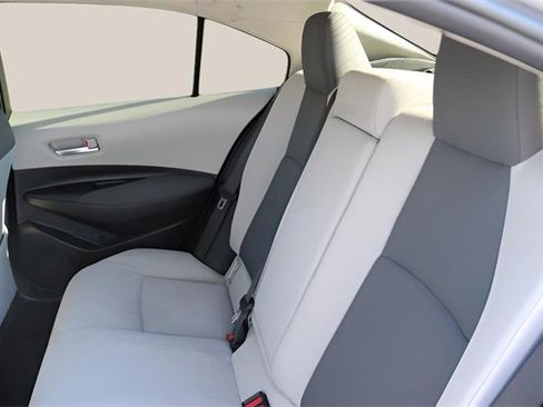 Used 2021 Toyota Corolla LE image 15