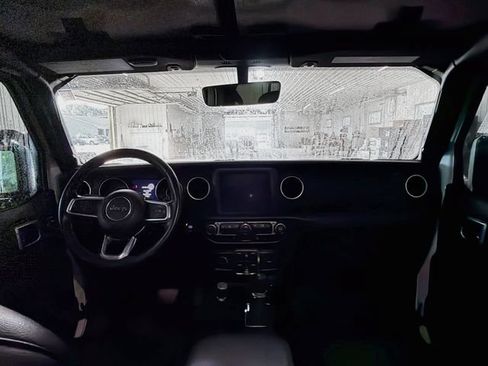 Used 2021 Jeep Wrangler Unlimited Sahara w/ Uconnect 4C Nav & Sound Group AWD/4WD image 10
