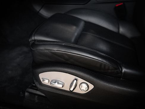 Certified 2023 Porsche Macan AWD/4WD image 14