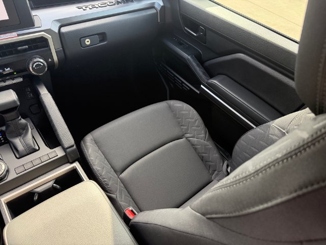 Used 2026 Toyota Tacoma SR5 AWD/4WD image 28