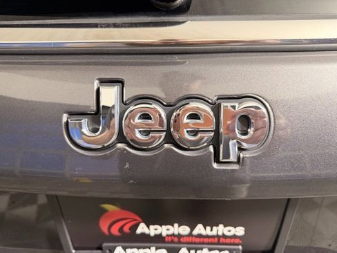 Certified 2023 Jeep Compass Latitude image 9