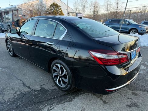 Used 2017 Honda Accord EX image 5