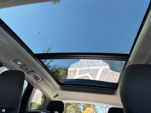 Certified 2025 Volvo XC60 B5 Plus image 28