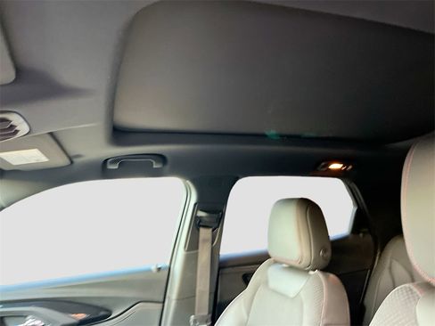 Used 2023 Chevrolet TrailBlazer RS w/ Sun and Liftgate Package image 21